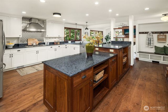 3050 126th Avenue NE, Bellevue, WA 98005