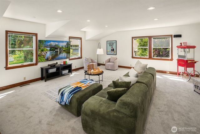3050 126th Avenue NE, Bellevue, WA 98005