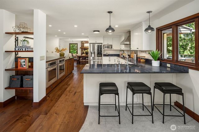 3050 126th Avenue NE, Bellevue, WA 98005