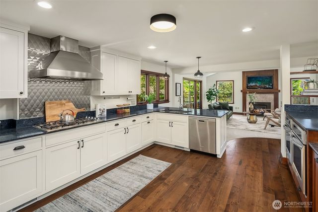 3050 126th Avenue NE, Bellevue, WA 98005