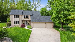 252 Granada Drive, White Lake Charter Township, MI 48386