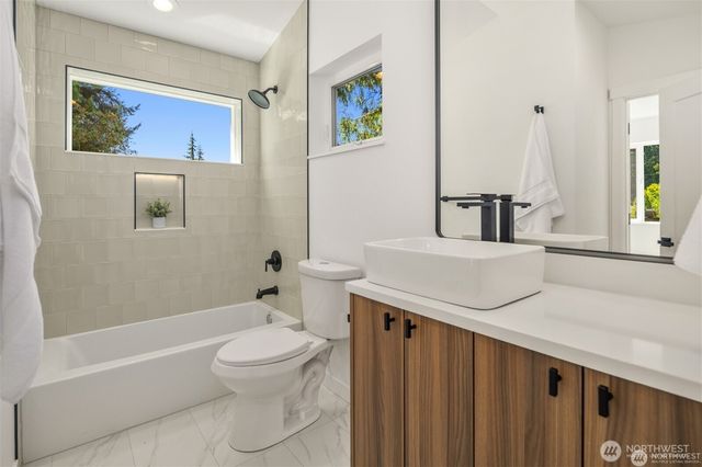 3849 NE 88th Street, Seattle, WA 98115