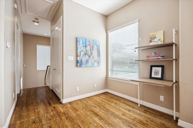 3878 Center Street, Houston, TX 77007