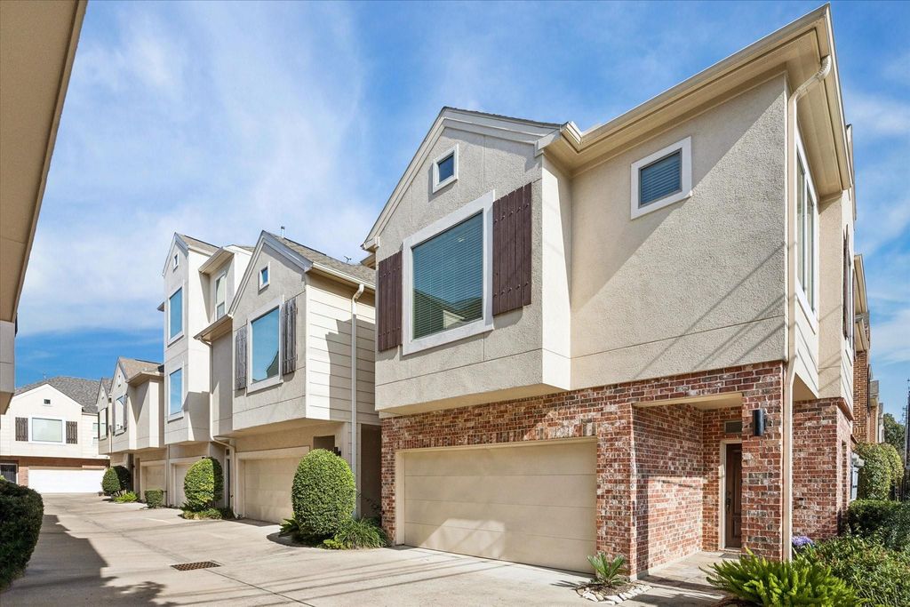 3878 Center Street, Houston, TX 77007