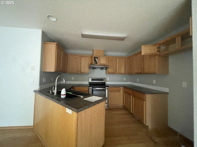 1006 Ne MARINERS Loop, Portland, OR 97211