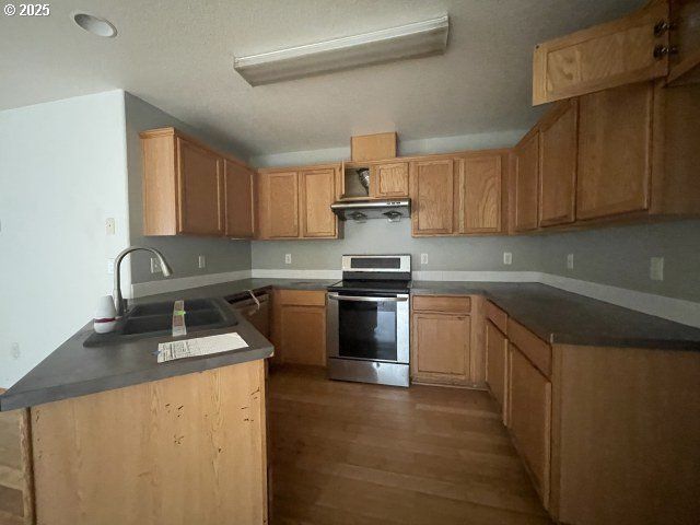 1006 Ne MARINERS Loop, Portland, OR 97211