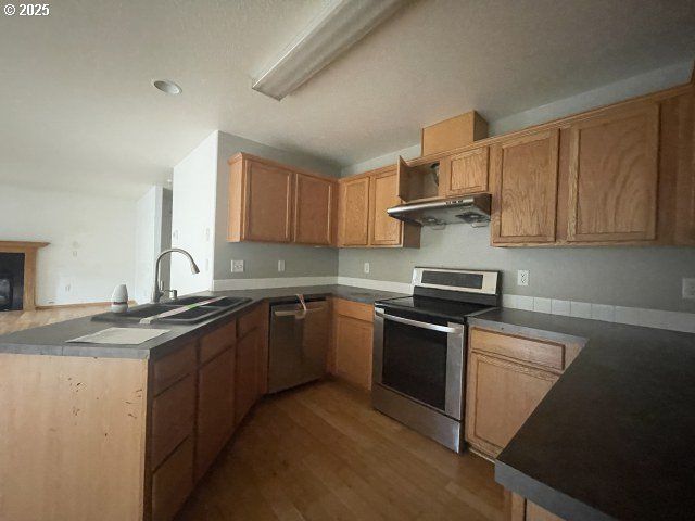 1006 Ne MARINERS Loop, Portland, OR 97211