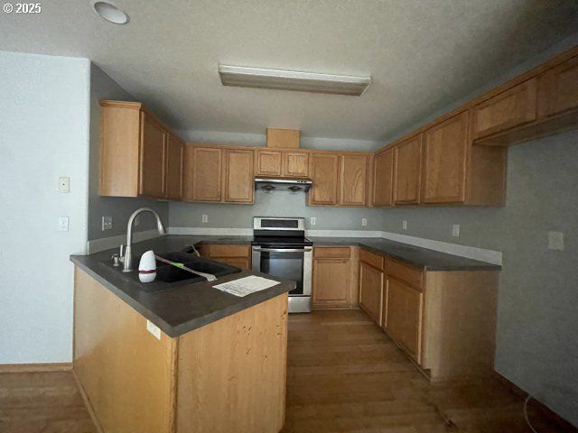 1006 Ne MARINERS Loop, Portland, OR 97211