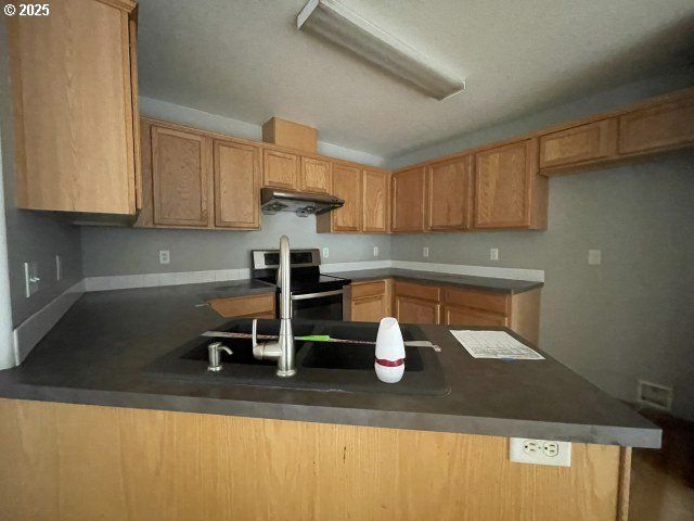 1006 Ne MARINERS Loop, Portland, OR 97211