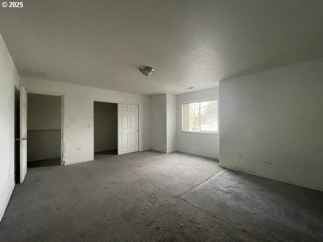 1006 Ne MARINERS Loop, Portland, OR 97211