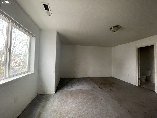 1006 Ne MARINERS Loop, Portland, OR 97211