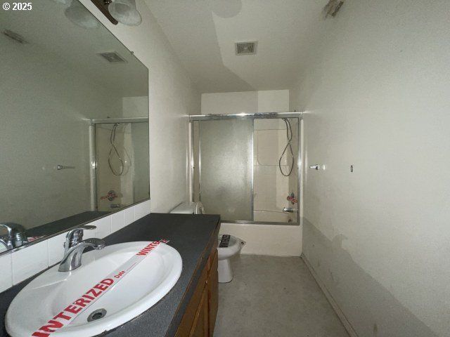 1006 Ne MARINERS Loop, Portland, OR 97211