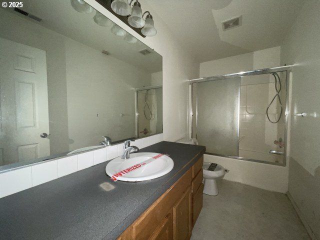 1006 Ne MARINERS Loop, Portland, OR 97211