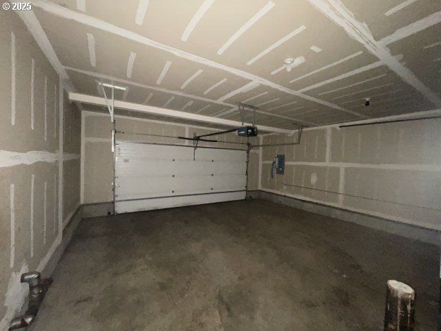 1006 Ne MARINERS Loop, Portland, OR 97211