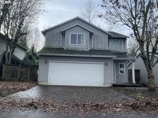 1006 Ne MARINERS Loop, Portland, OR 97211