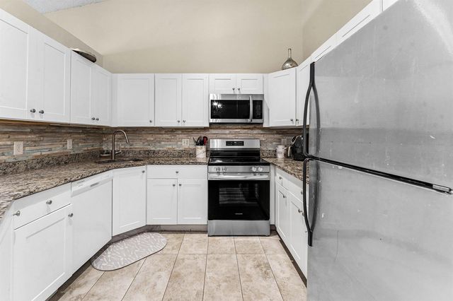 6527 Chasewood Drive G, Jupiter, FL 33458