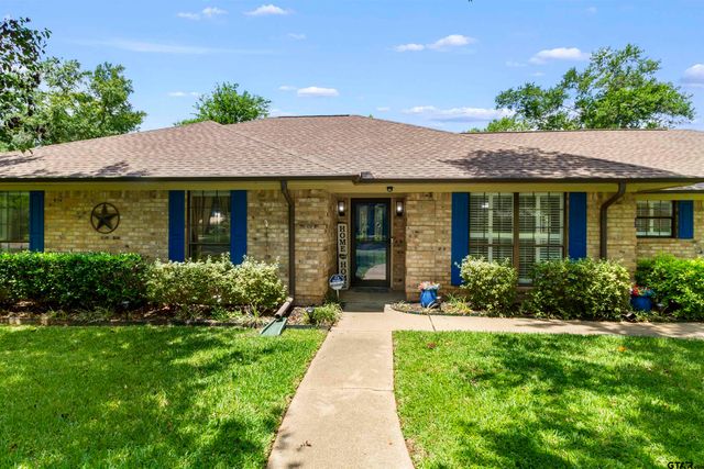 2209 Monica Ln, Palestine, TX 75803