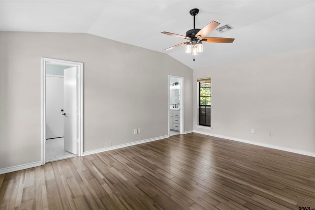 2209 Monica Ln, Palestine, TX 75803
