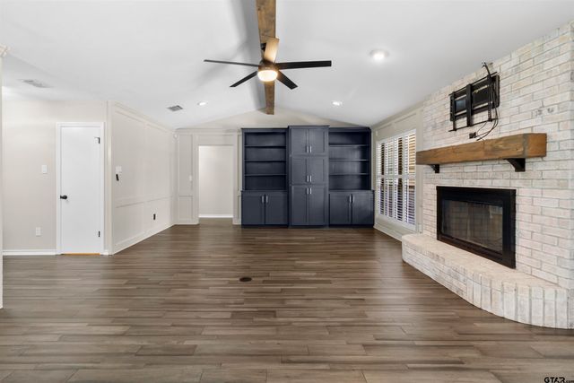2209 Monica Ln, Palestine, TX 75803