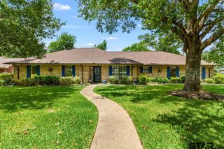 2209 Monica Ln, Palestine, TX 75803