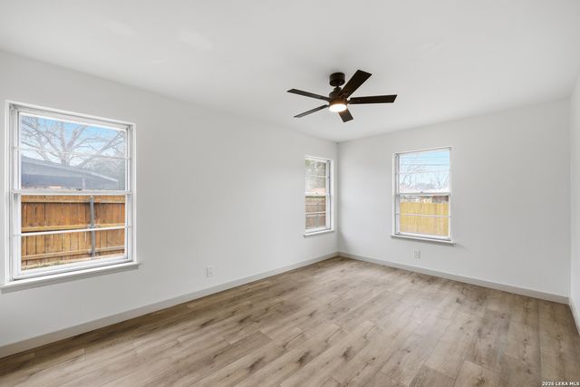 426 Zephyr, Windcrest, TX 78239