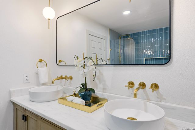 426 Zephyr, Windcrest, TX 78239