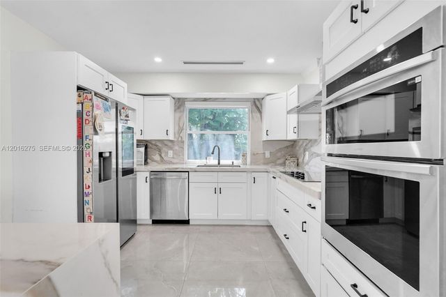 3411 Thomas St, Hollywood, FL 33021