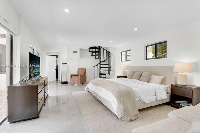 3411 Thomas St, Hollywood, FL 33021