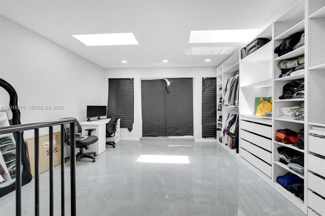 3411 Thomas St, Hollywood, FL 33021