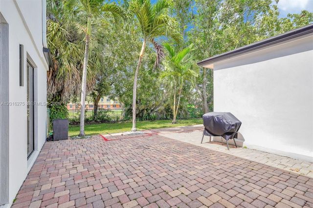 3411 Thomas St, Hollywood, FL 33021