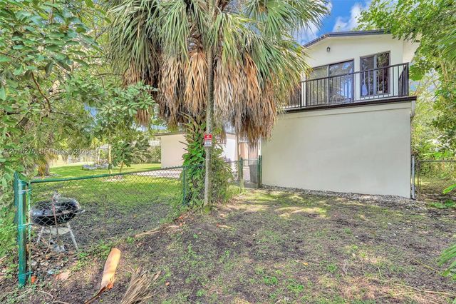 3411 Thomas St, Hollywood, FL 33021