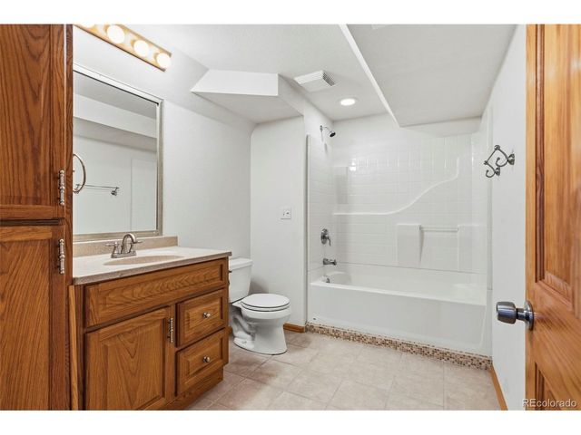 2162 Birdie Dr, Milliken, CO 80543