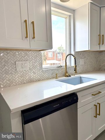 126 N MADISON AVE, Upper Darby, PA 19082
