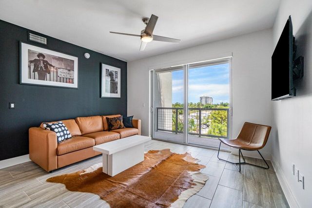 236 SE Fifth Avenue 303, Delray Beach, FL 33483