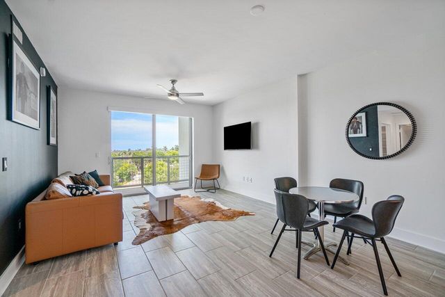 236 SE Fifth Avenue 303, Delray Beach, FL 33483