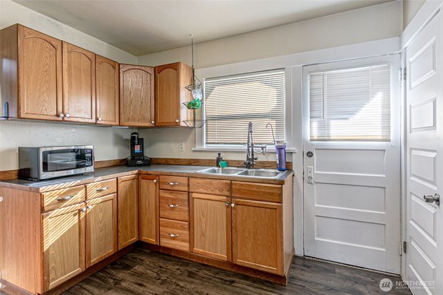 3510 S J Street, Tacoma, WA 98418