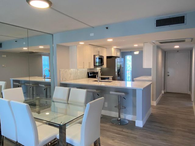 20 Royal Palm Way 401, Boca Raton, FL 33432