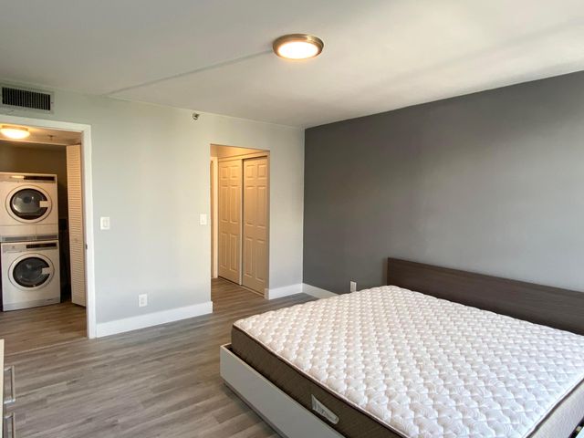 20 Royal Palm Way 401, Boca Raton, FL 33432
