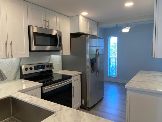 20 Royal Palm Way 401, Boca Raton, FL 33432