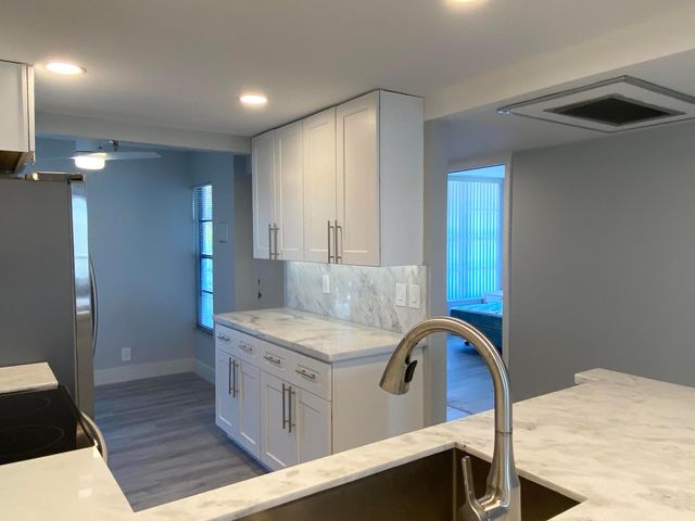 20 Royal Palm Way 401, Boca Raton, FL 33432