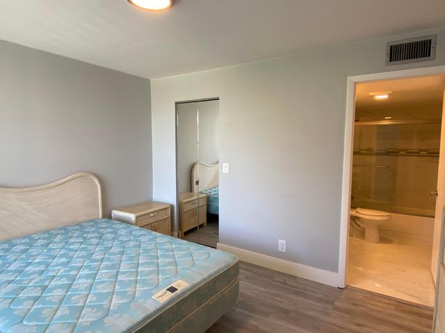 20 Royal Palm Way 401, Boca Raton, FL 33432