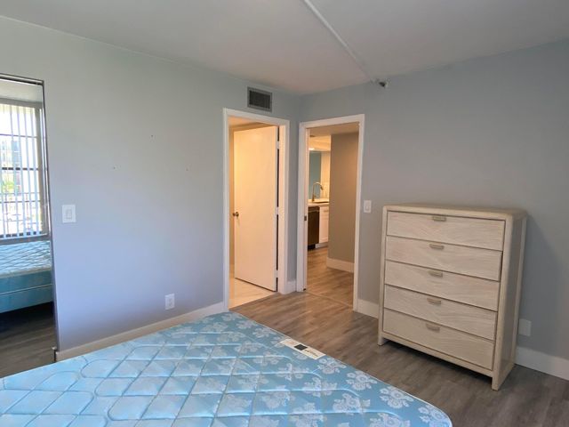 20 Royal Palm Way 401, Boca Raton, FL 33432