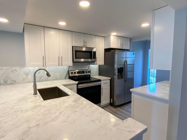 20 Royal Palm Way 401, Boca Raton, FL 33432