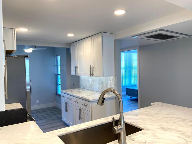20 Royal Palm Way 401, Boca Raton, FL 33432