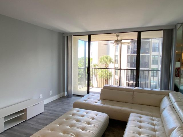 20 Royal Palm Way 401, Boca Raton, FL 33432