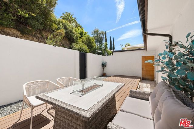 3233 Tareco Drive, Los Angeles, CA 90068