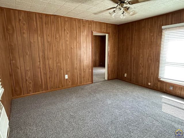 738 NE Green ST, Topeka, KS 66616