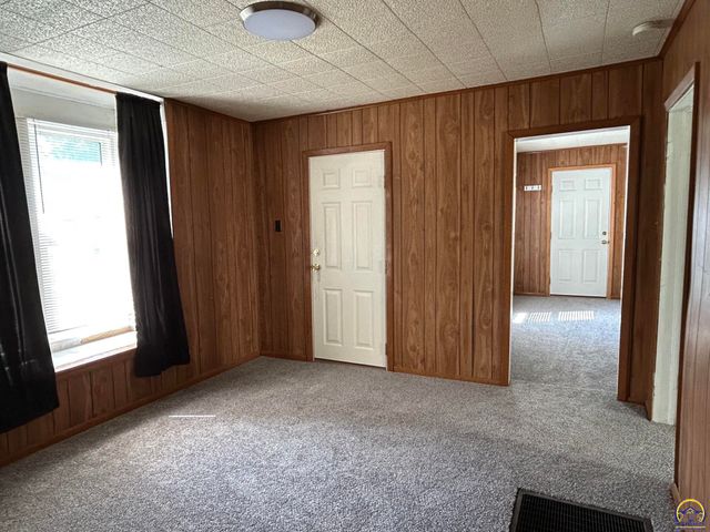 738 NE Green ST, Topeka, KS 66616