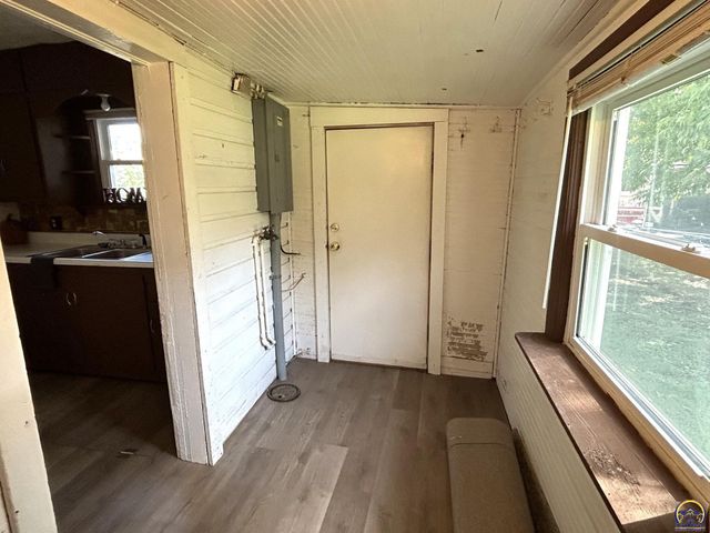 738 NE Green ST, Topeka, KS 66616