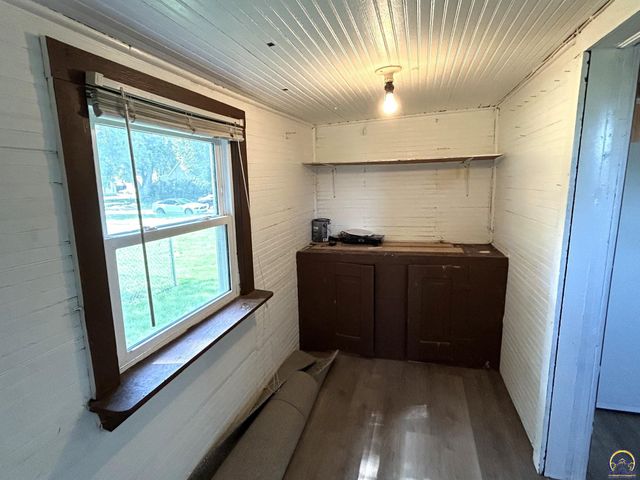738 NE Green ST, Topeka, KS 66616